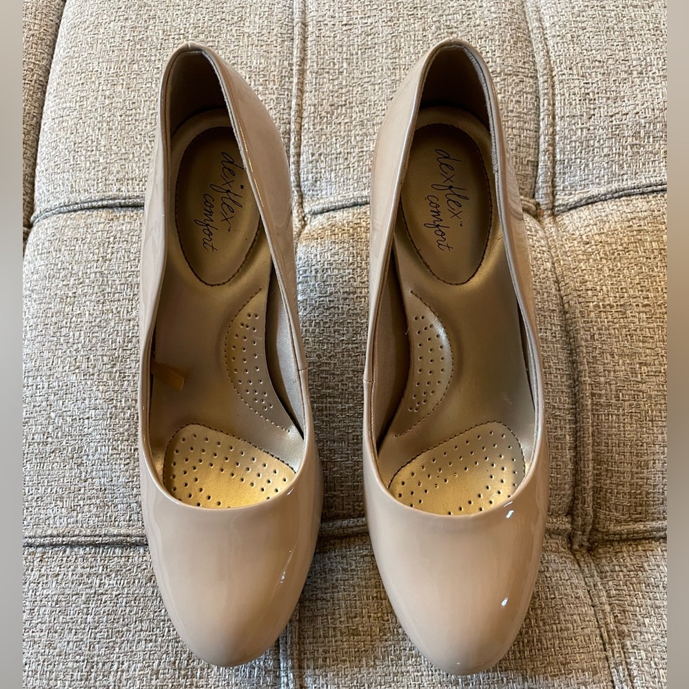 Nude closed toe heels - size 7